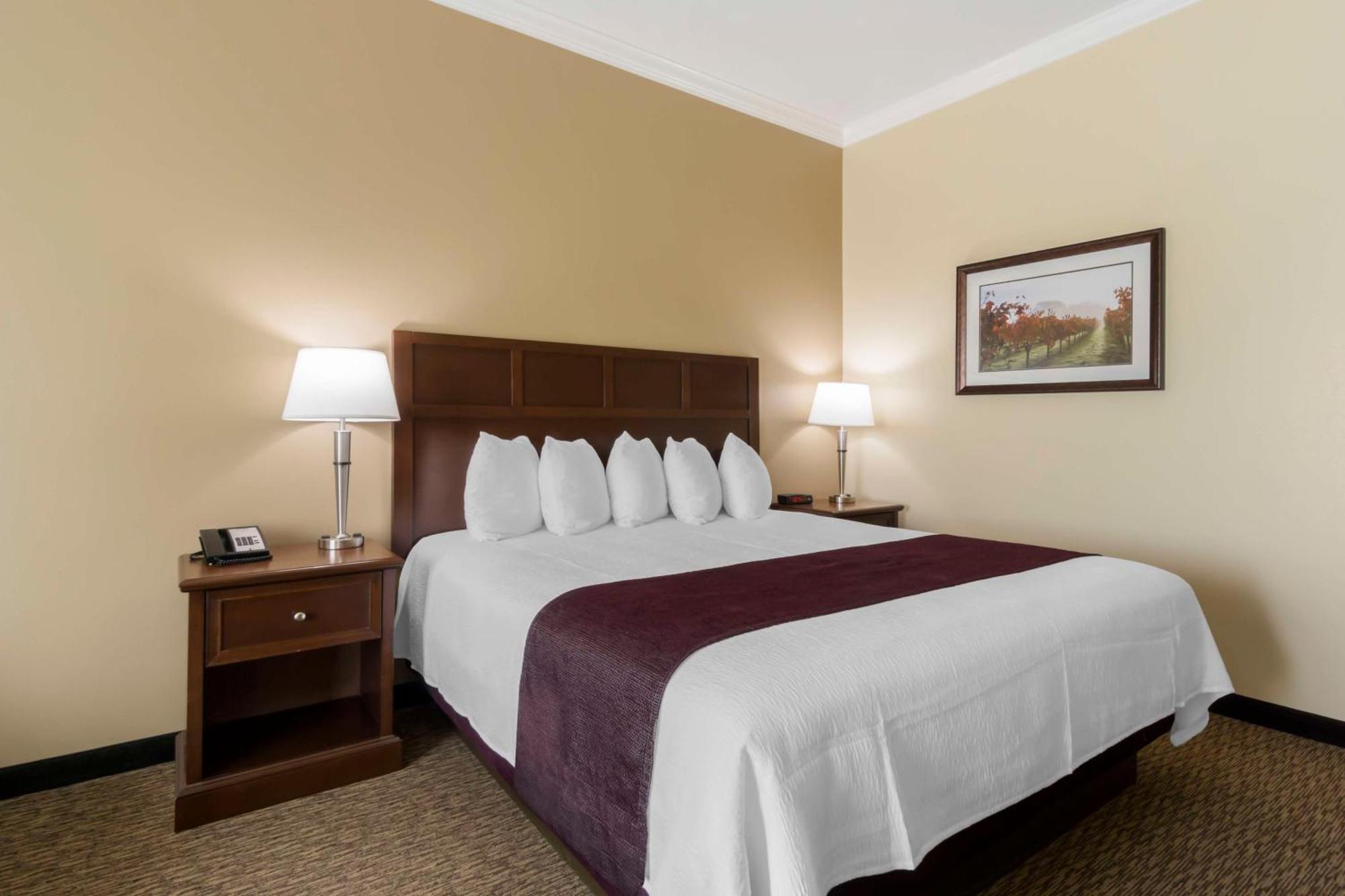 Best Western Plus Grapevine Inn Sunnyside Exterior photo